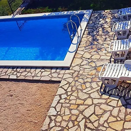 Aurora-heated Pool With Salt Water