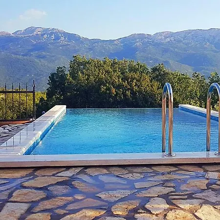 Aurora-heated Pool With Salt Water Villa