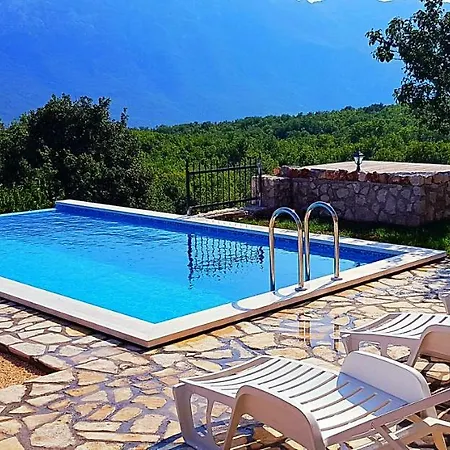 Aurora-heated Pool With Salt Water