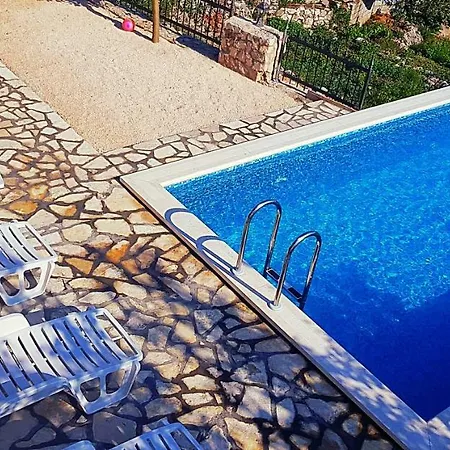 Aurora-heated Pool With Salt Water